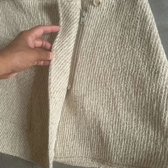 Never worn skirt HM, silk blend size 6 - Picture 4 of 4